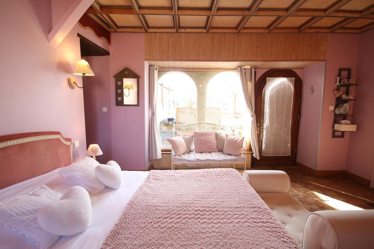 Chambres D'Hotes Les Delices De La Roche Louresse-Rochemenier ภายนอก รูปภาพ