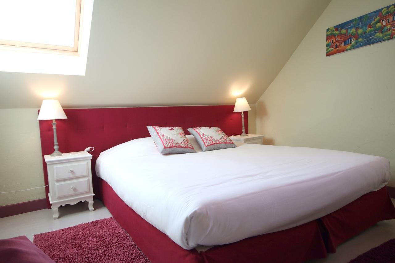 Chambres D'Hotes Les Delices De La Roche Louresse-Rochemenier ภายนอก รูปภาพ